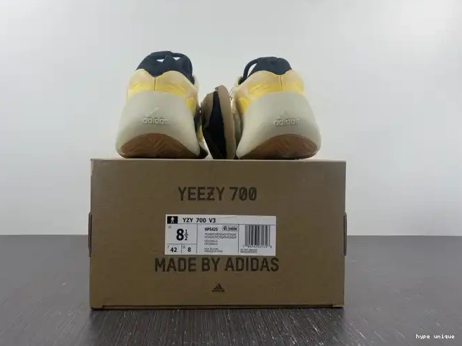hype Adidas HP5425 Safflower Mono 700 Yeezy V3 0509
